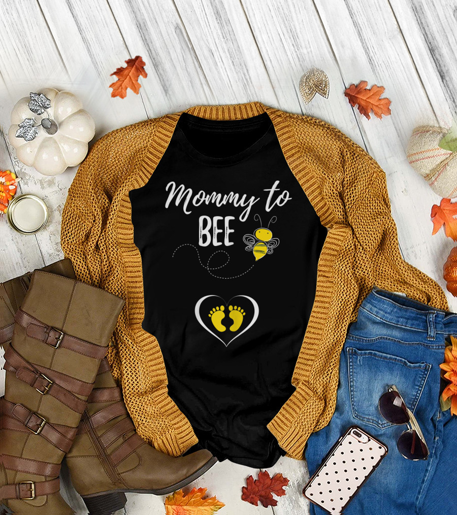 Mommy to Bee Cute Pregnant Baby Footprints Heart T-Shirt