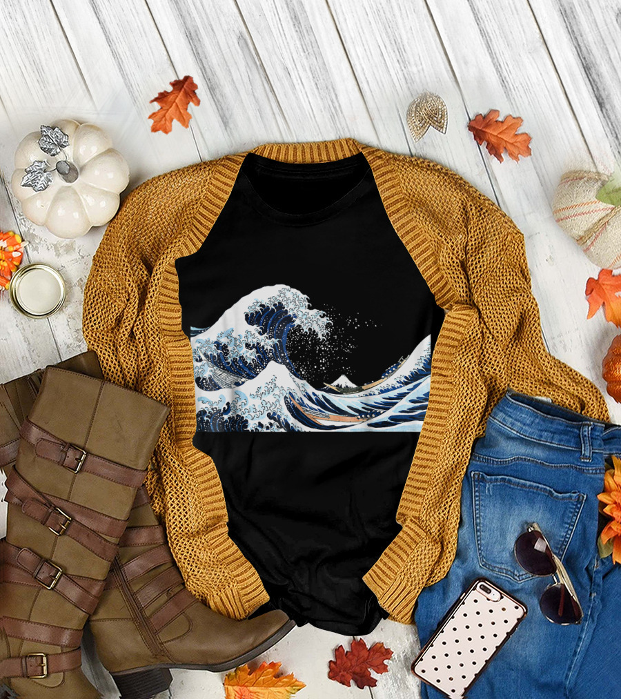 The Great Wave off Kanagawa Hokusai Japan Iconic T-Shirt