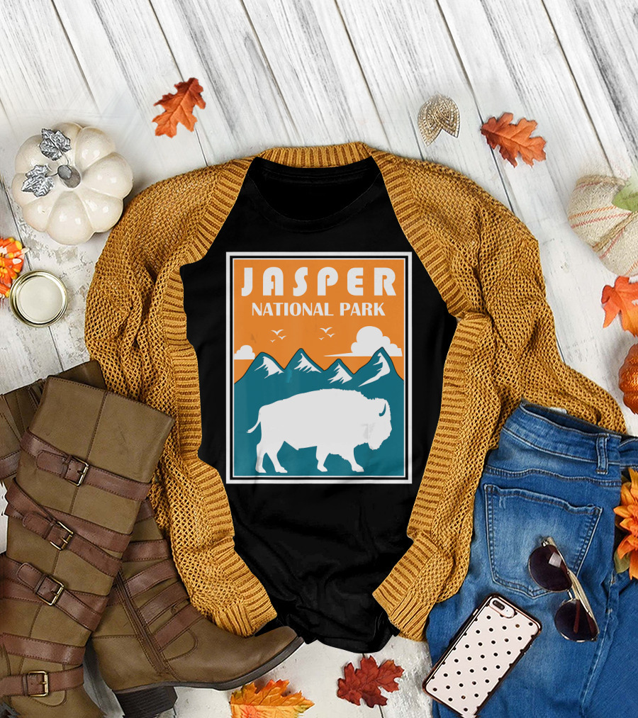 Jasper National Park Canada Bison Silhouette Mountains T-Shirt