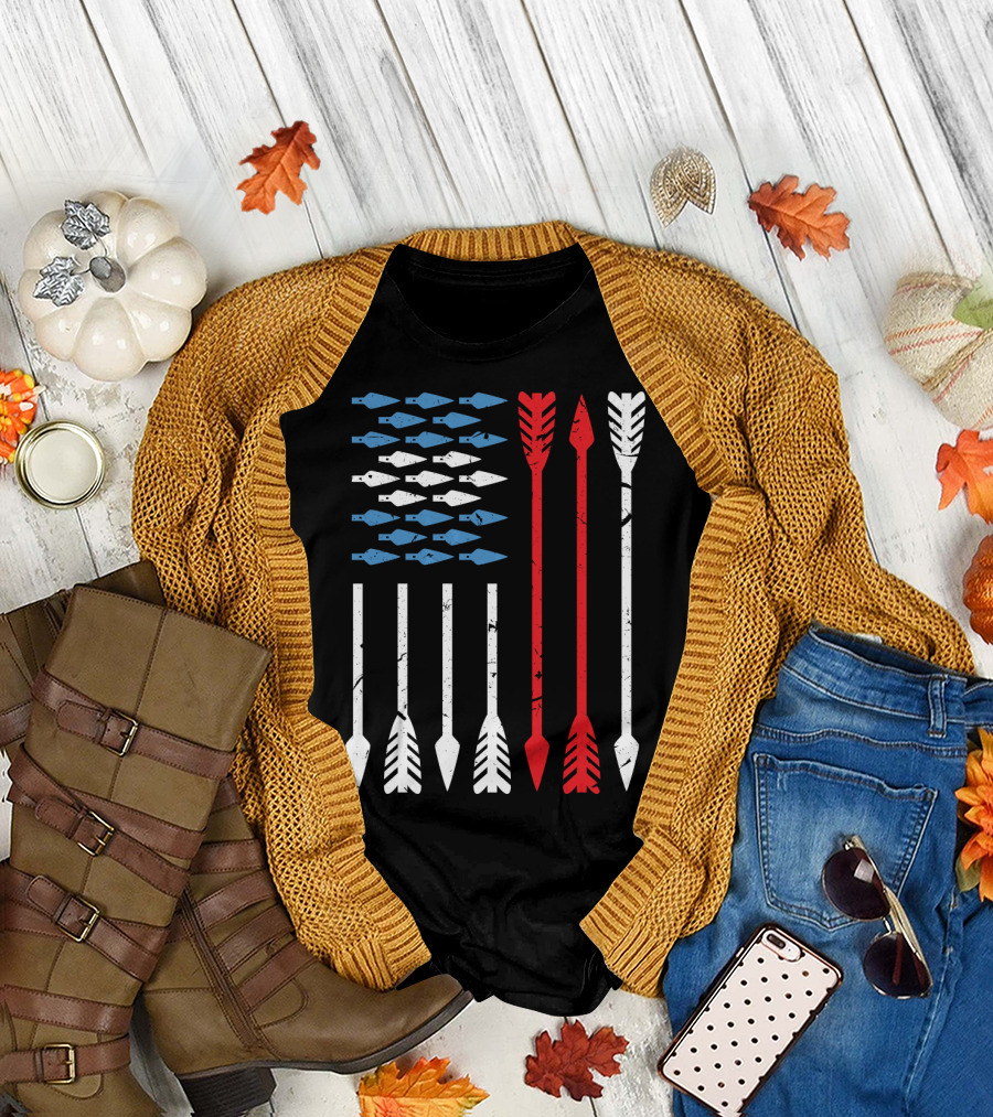American Flag Arrow Archery Vintage Distressed Stars and Stripes Arrows T-Shirt