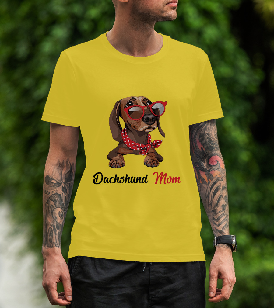 Dachshund Mom Red Glasses And Polka Dot Scarf T-Shirt