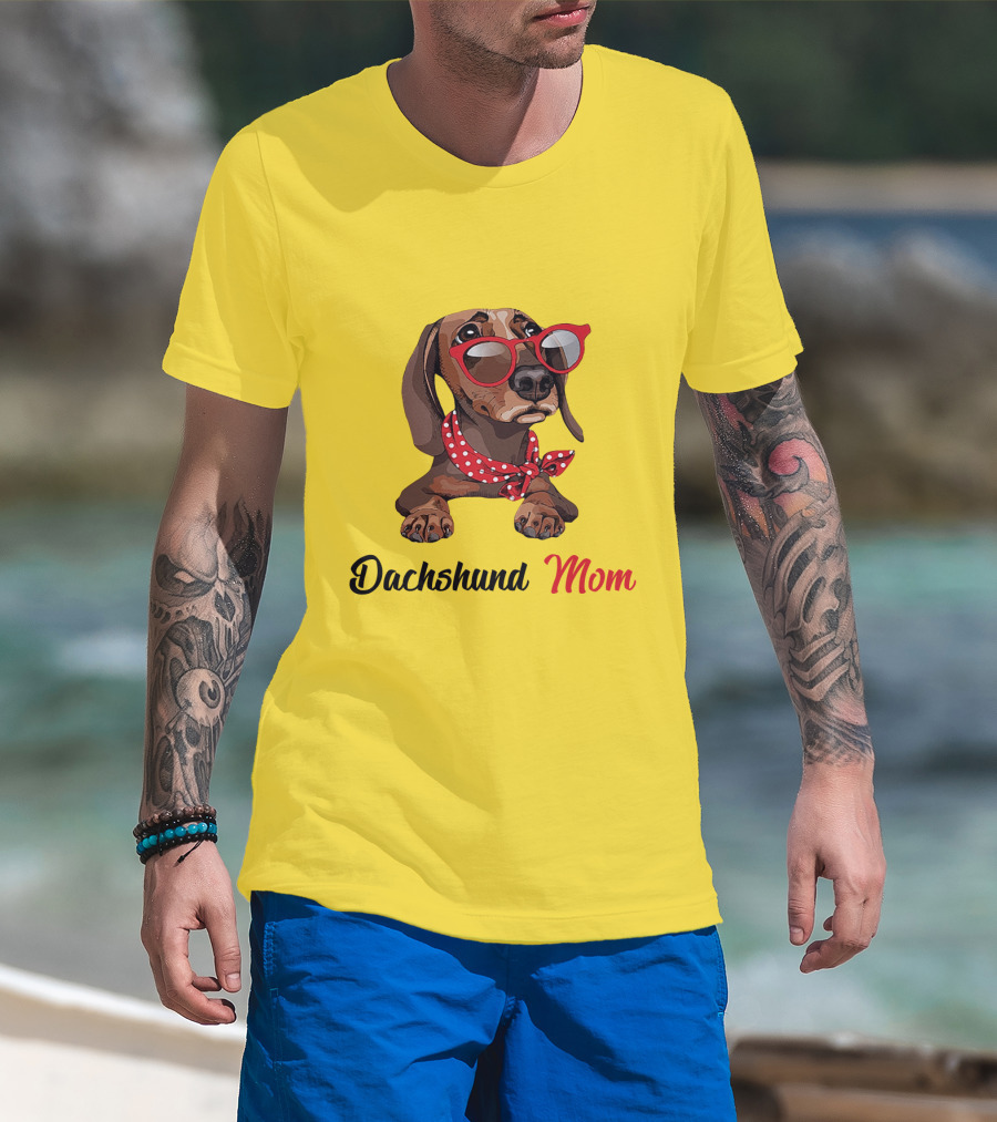 Dachshund Mom Red Glasses And Polka Dot Scarf T-Shirt