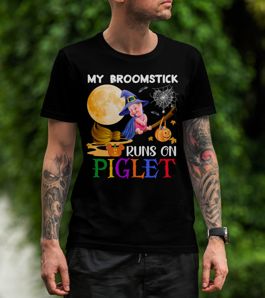 My Broomstick Runs On Piglet Halloween Wizard Moon Pumpkin T-Shirt