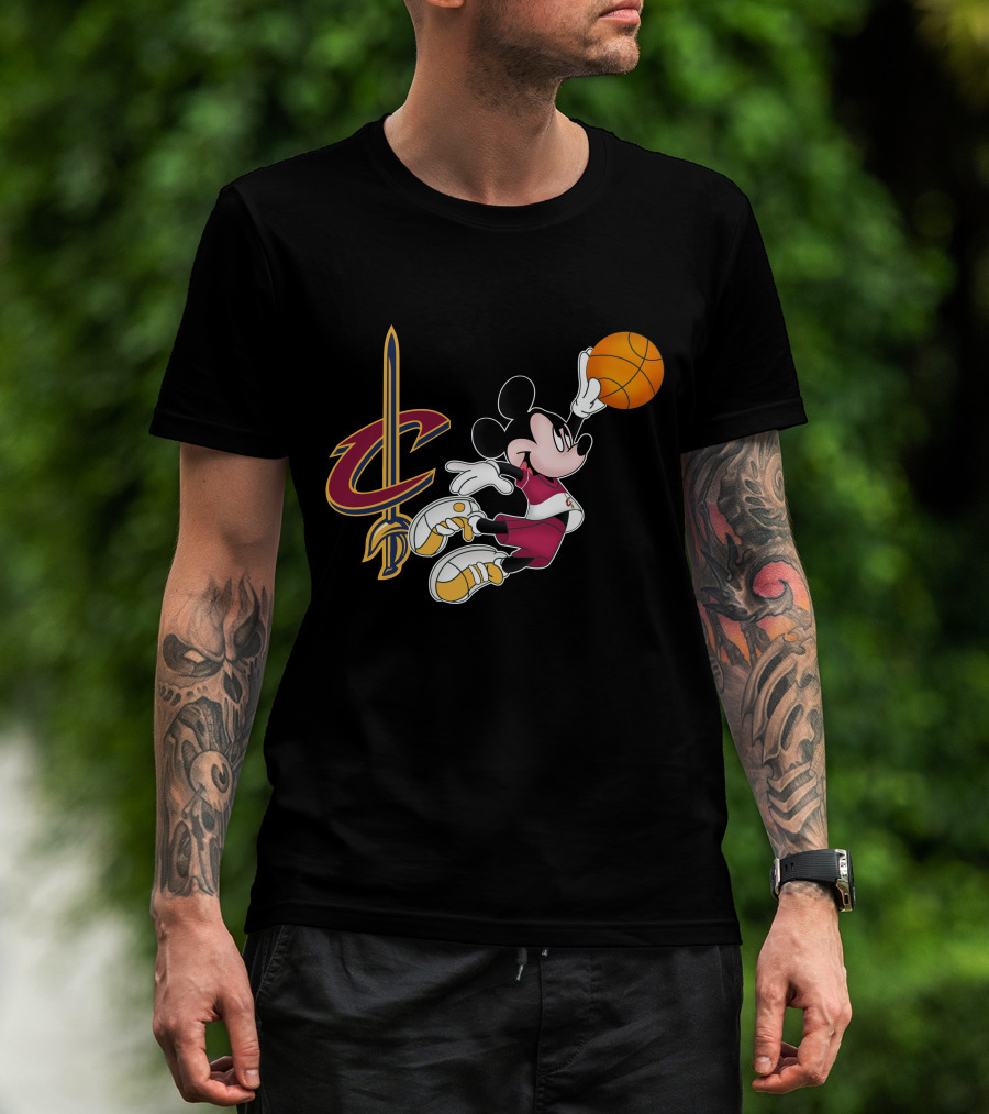 Cleveland Cavaliers Mickey Basketball Dunk T-Shirt