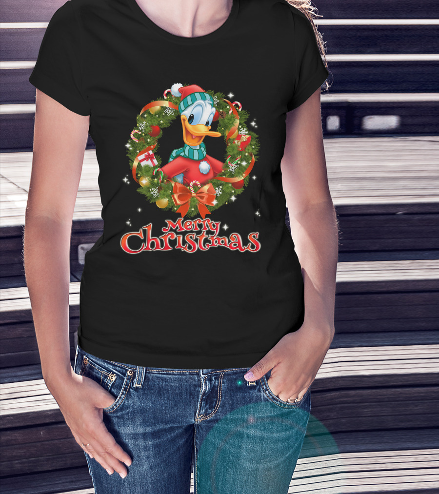 Merry Christmas Donald Duck Wreath T-Shirt