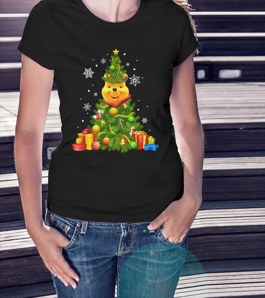 Pooh Christmas Tree With Snowflakes And Gifts T-Shirt