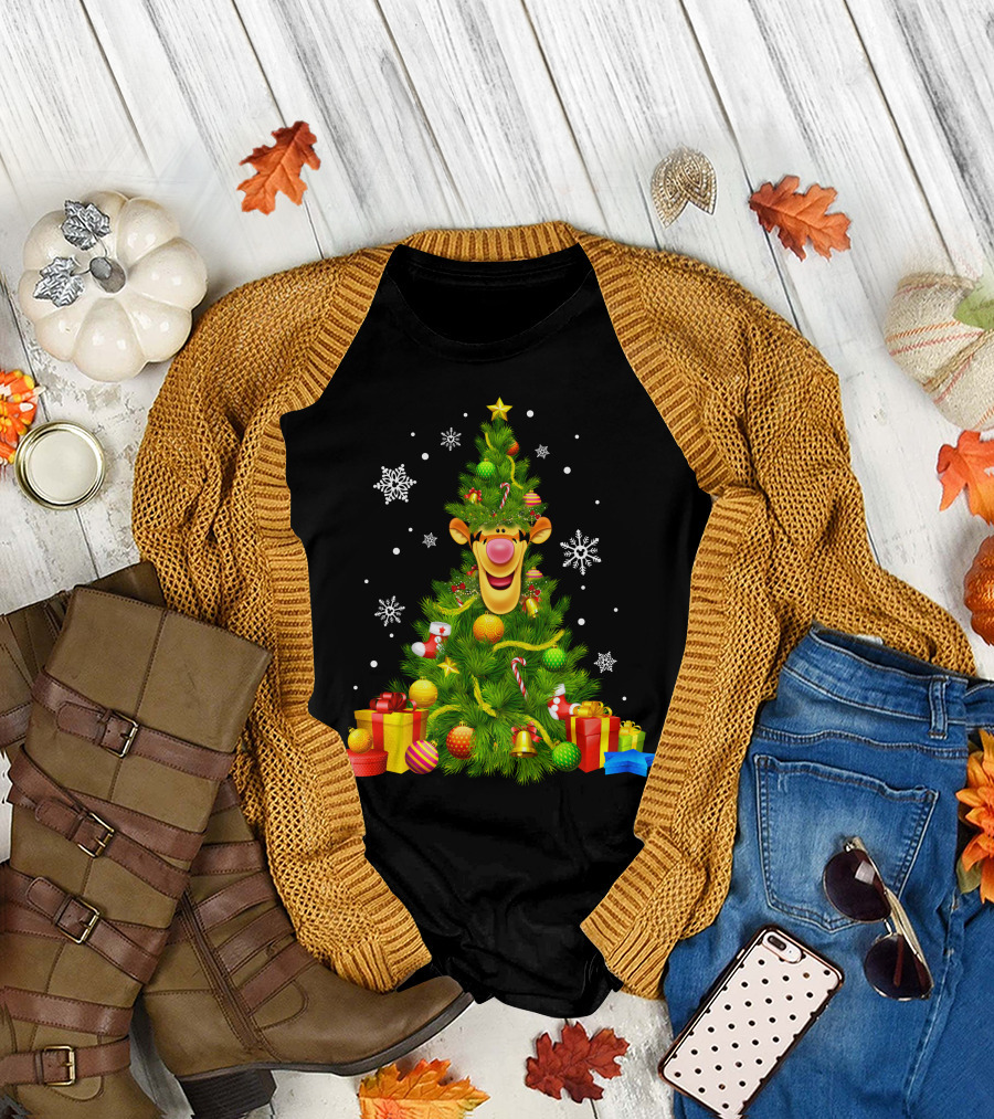 Tigger Christmas Tree With Snowflakes And Gifts T-Shirt