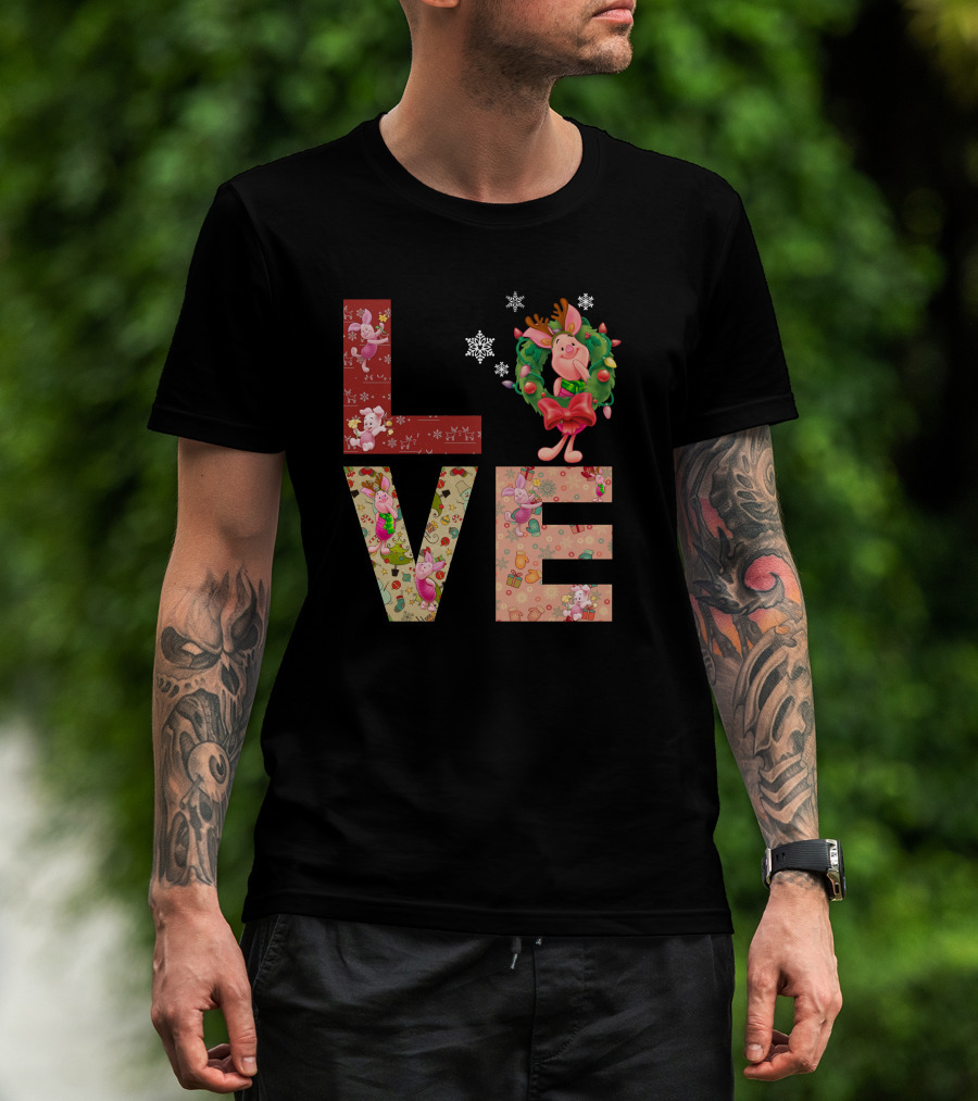 Love Christmas Piglet Reindeer Wreath Fun Snowflakes T-Shirt