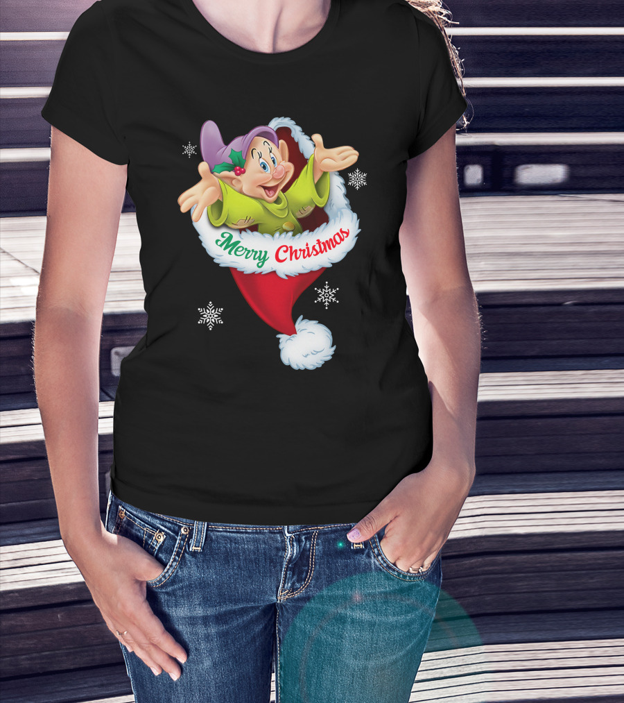 Dopey Merry Christmas Santa Hat Snowflakes T-Shirt