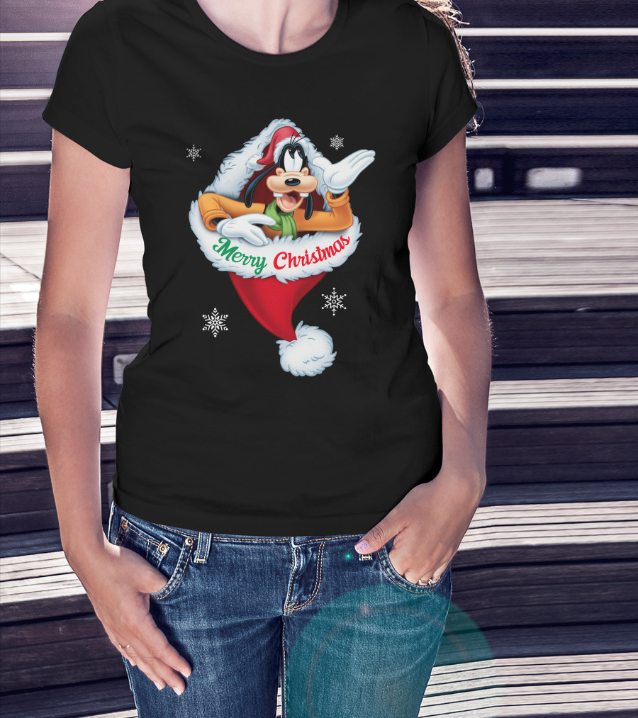 Merry Christmas Goofy In Santa Hat With Snowflakes T-Shirt