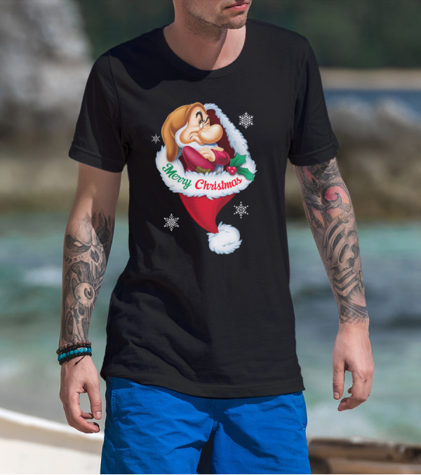 Grumpy Merry Christmas Santa Hat And Snowflakes T-Shirt