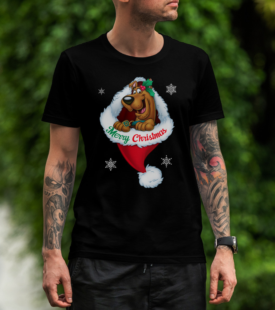 Scooby Doo Merry Christmas Snowflakes Santa Hat T-Shirt