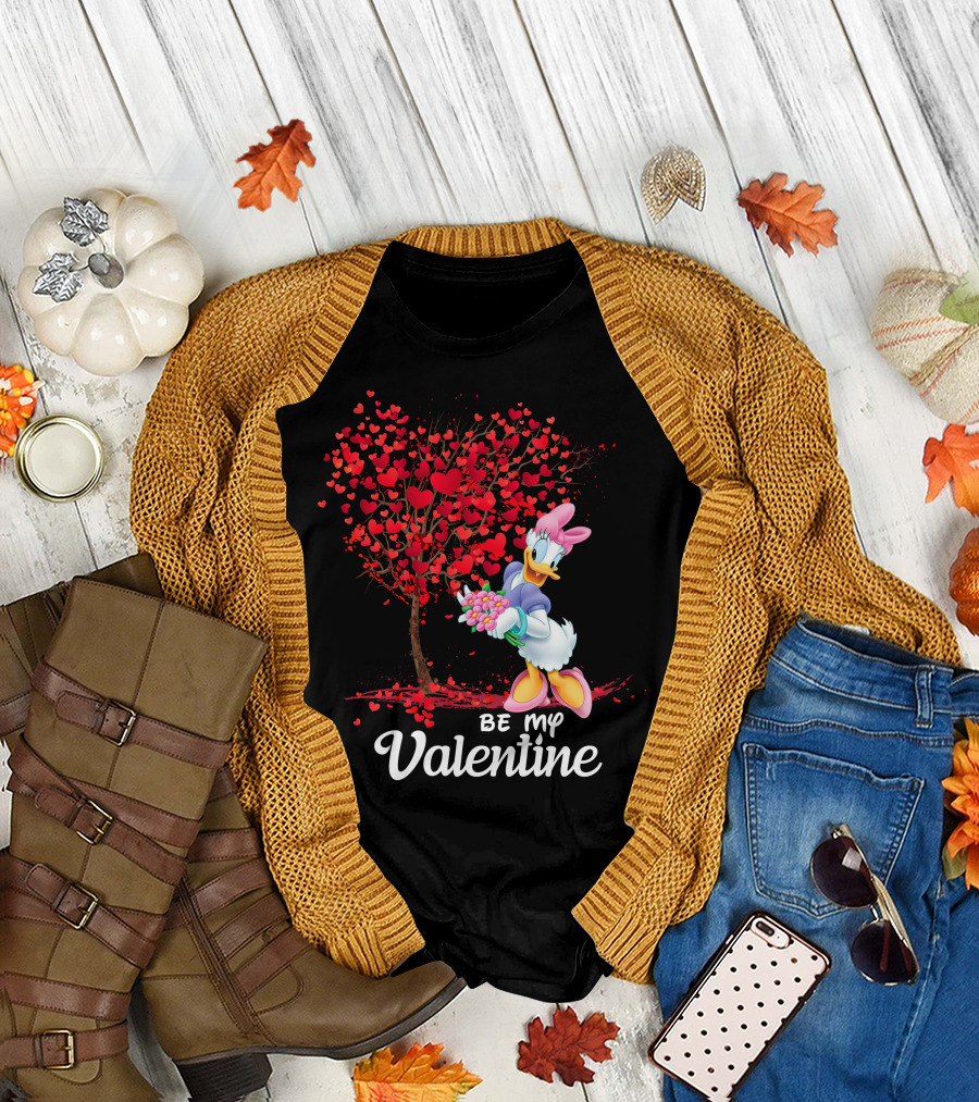 Daisy Duck Be My Valentine Tree Hearts Bouquet T-Shirt