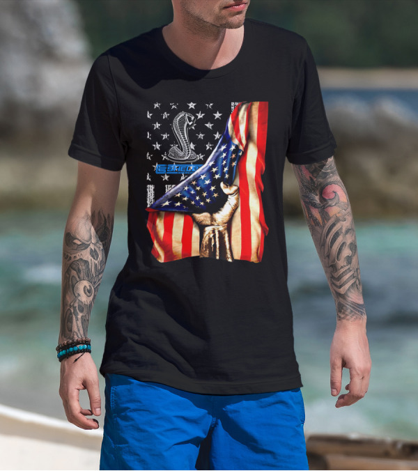 SHELBY AMERICA FLAG COBRA STAR SYMBOL FIST GRIP T-Shirt