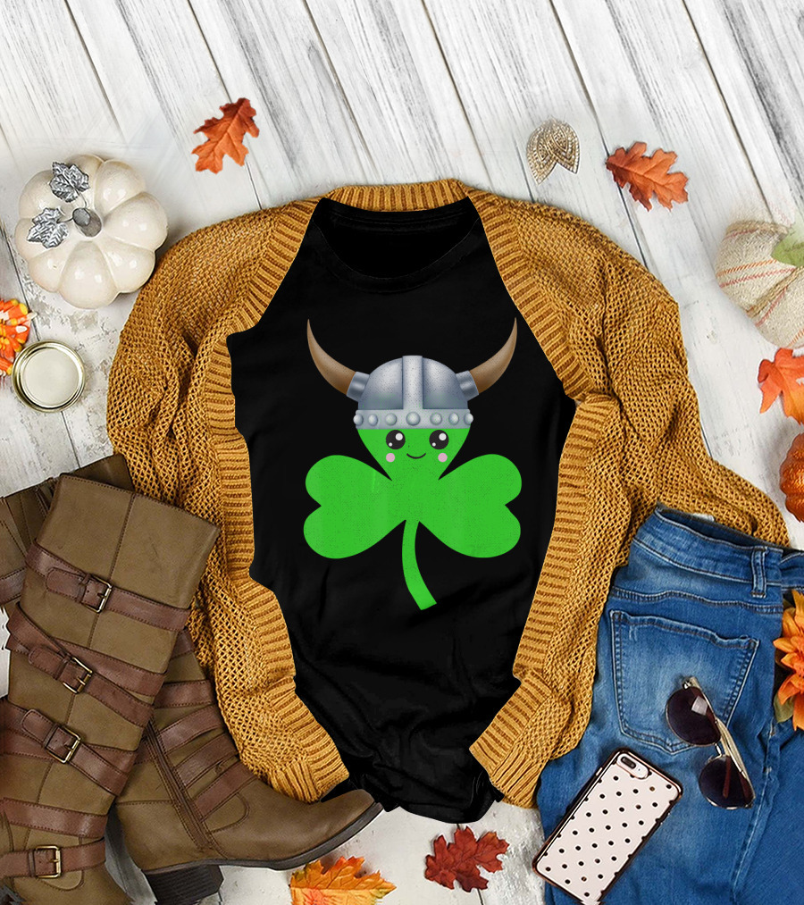 Cute Shamrock Viking Helmet Fun Irish Viking T-Shirt