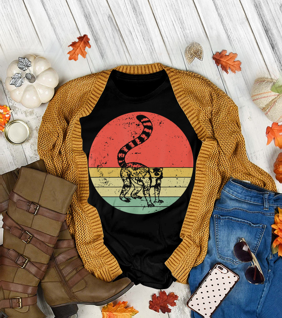 Retro Vintage Lemur Animal Circle T-Shirt