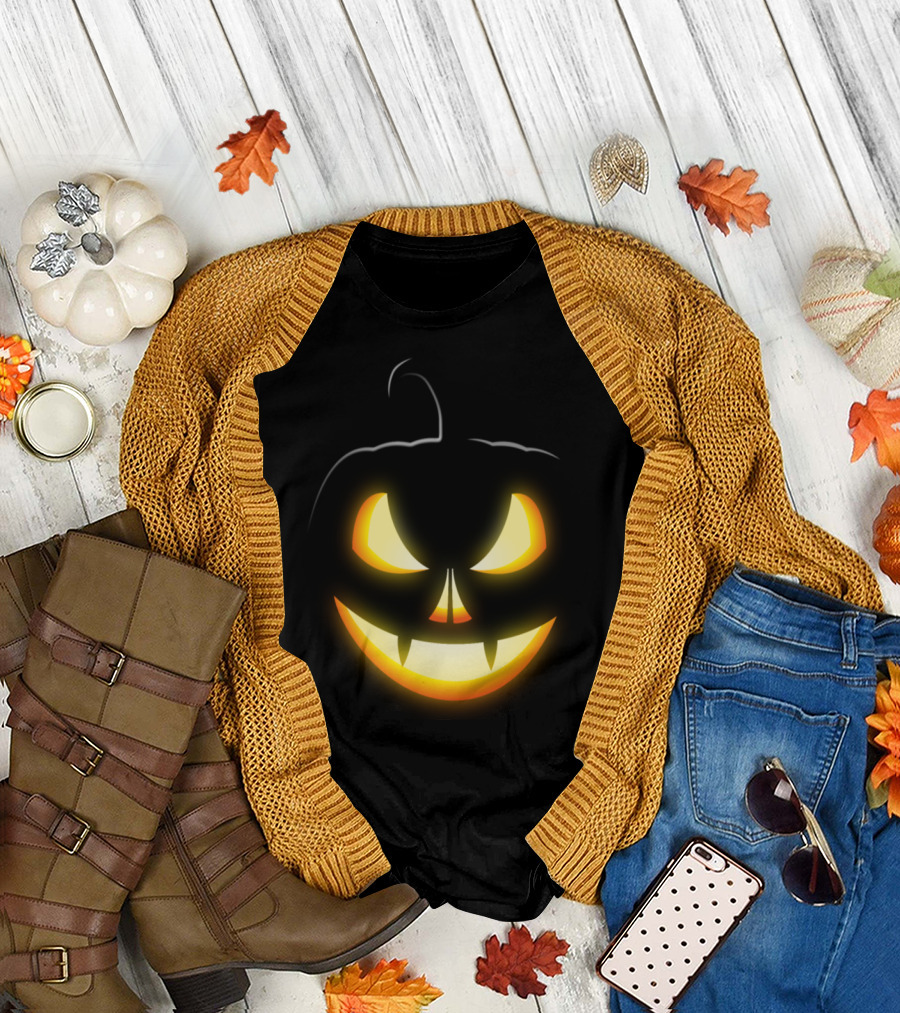 Black Pumpkin Skull Vampire Halloween Night Glowing Jack-O'-Lantern Face T-Shirt