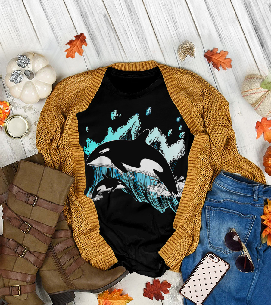 Killer Whale Ocean Lover Orca Splashing Waves Men's Gift Idea T-Shirt
