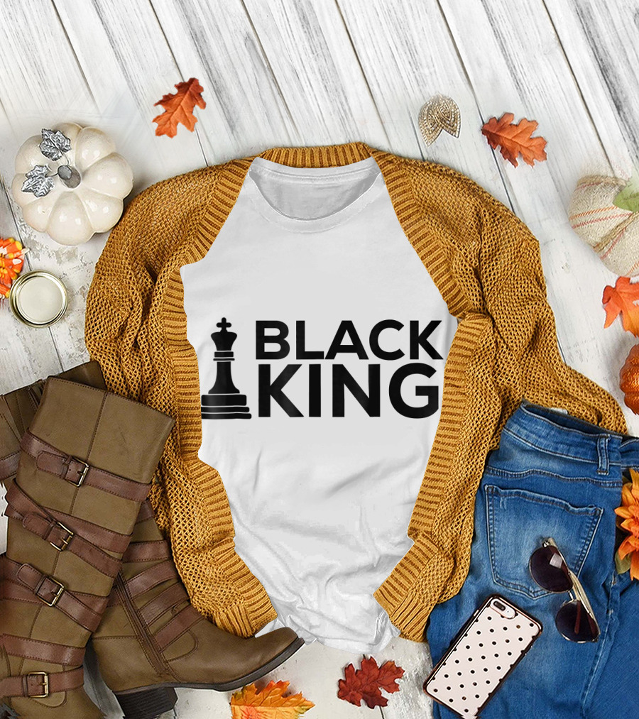 BLACK KING CHESS BLACK POWER PANTHERS LIVES T-Shirt