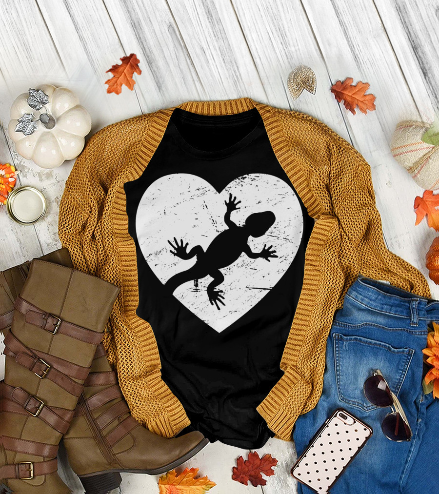 Distressed Heart Leopard Gecko Silhouette T-Shirt