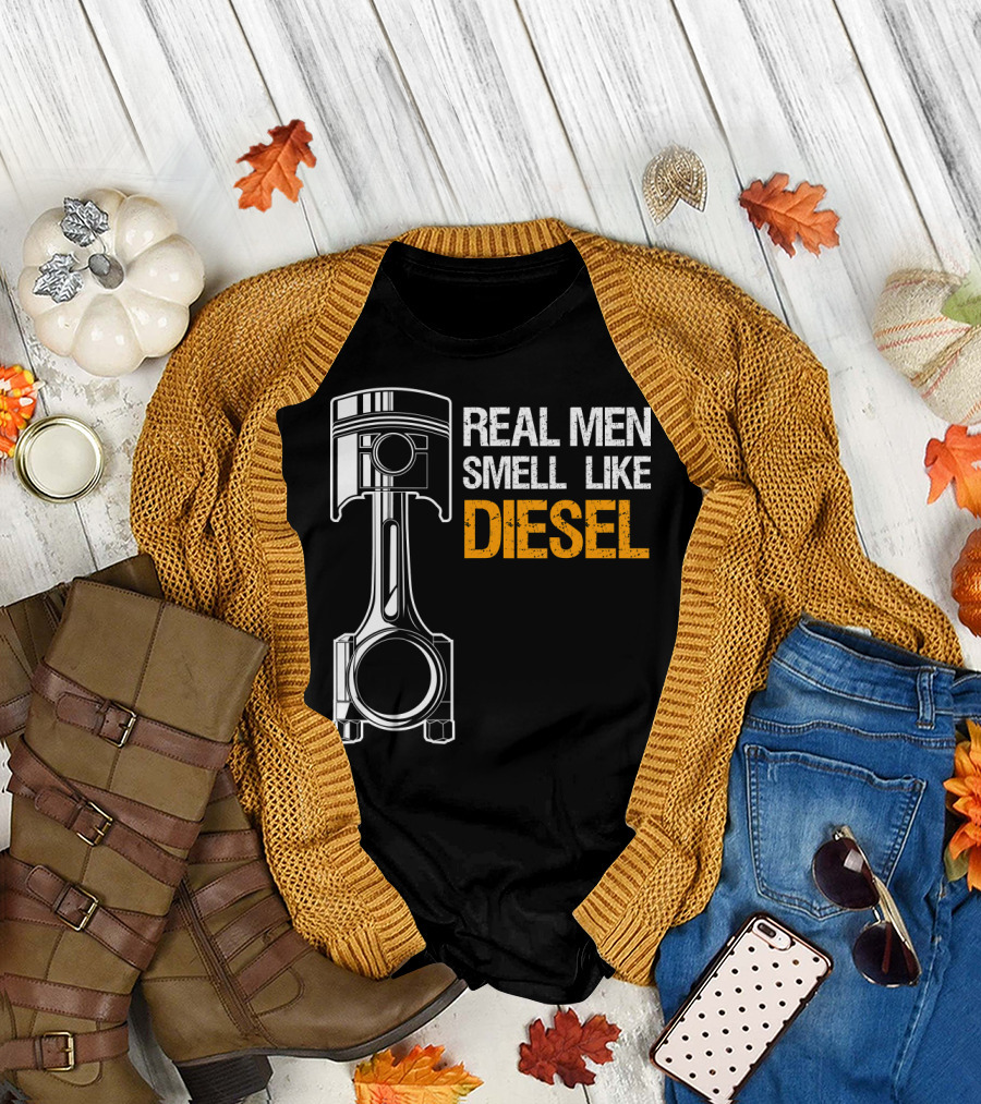 Real Men Smell Like Diesel Mechanic Humor T-Shirt