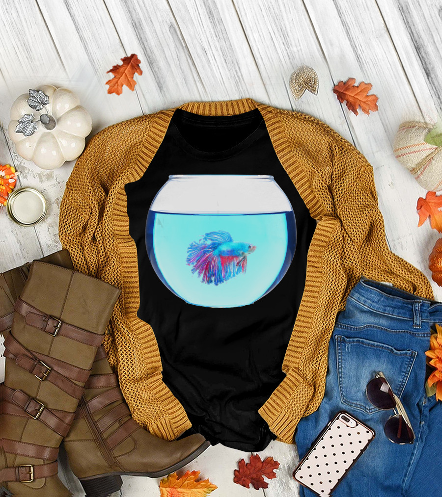 Betta Fish in Glass Bowl Vibrant Aquatic Display T-Shirt