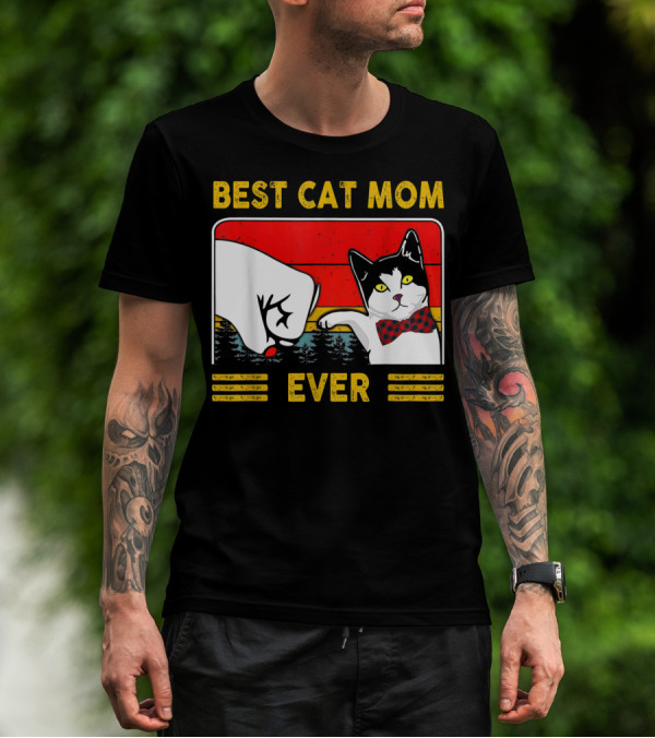 BEST CAT MOM EVER Retro Vintage Cat With Fist Bump And Bow Tie T-Shirt