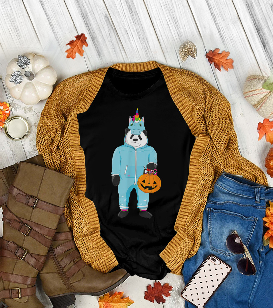Panda Wearing Unicorn Costume Holding Spooky Pumpkin Lantern in Halloween T-Shirt