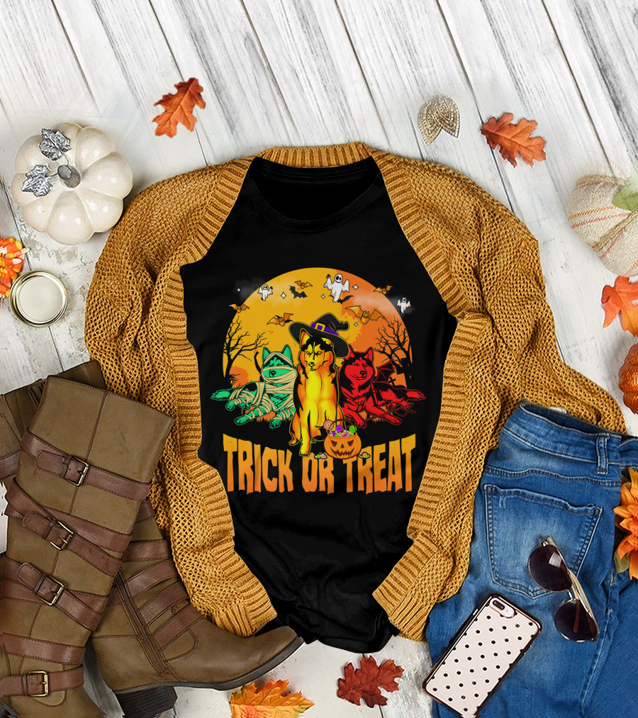 Trick or Treat Siberian Husky Halloween Ghosts Pumpkins and Bats T-Shirt