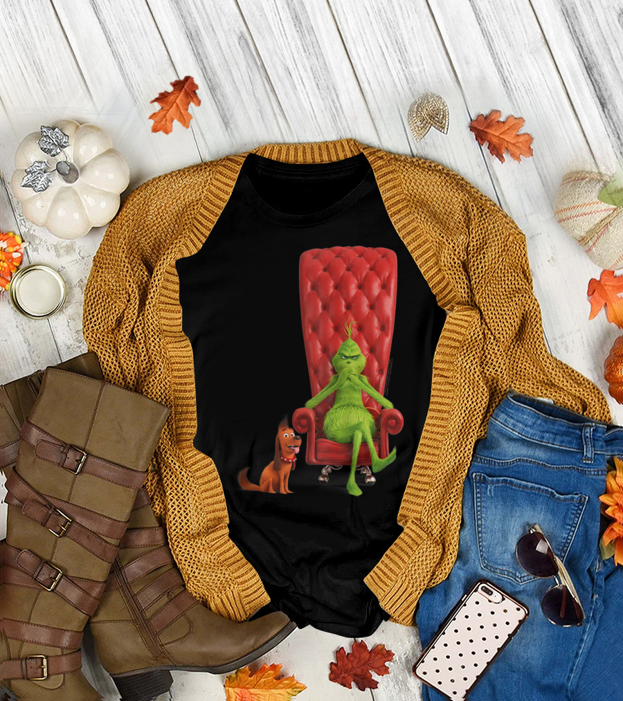 Dr Seuss The Grinch and Max on Red Tufted Chair T-Shirt