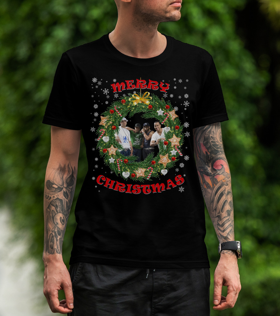Merry Christmas Aventura Wreath Snowflakes And Holiday Decor T-Shirt
