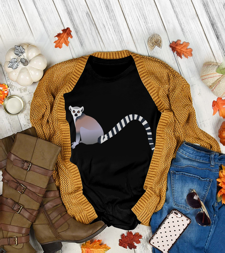 Beautiful Ring-Tailed Lemur T-Shirt