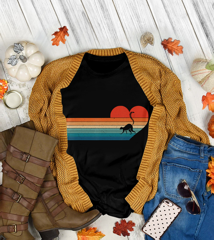 Best Vintage Lemur Heart Retro Stripe Sunset T-Shirt