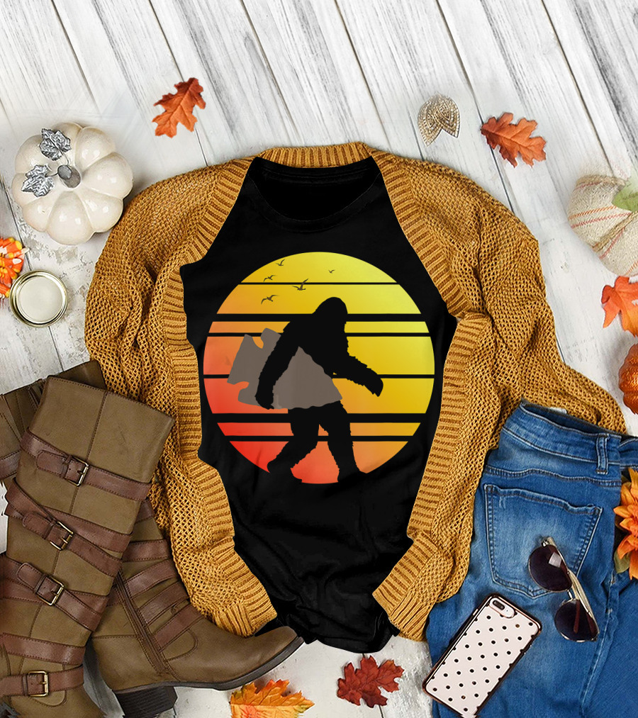 Bigfoot Arrowhead Hunting Indian Arrowhead Sunset T-Shirt
