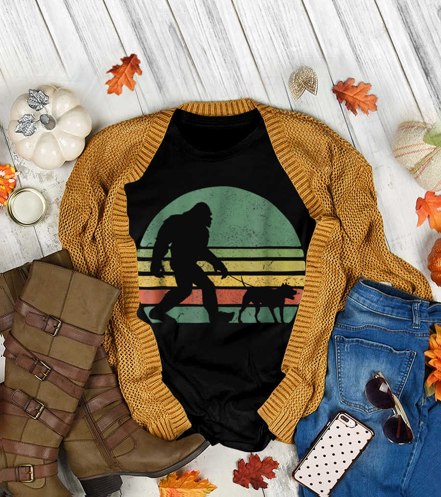 Bigfoot Walking Pitbull Vintage Sunset Retro Vibes T-Shirt