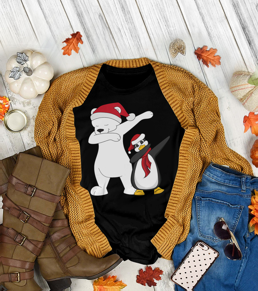 Cute Dabbing Polar Bear and Penguin Christmas Santa Hats T-Shirt