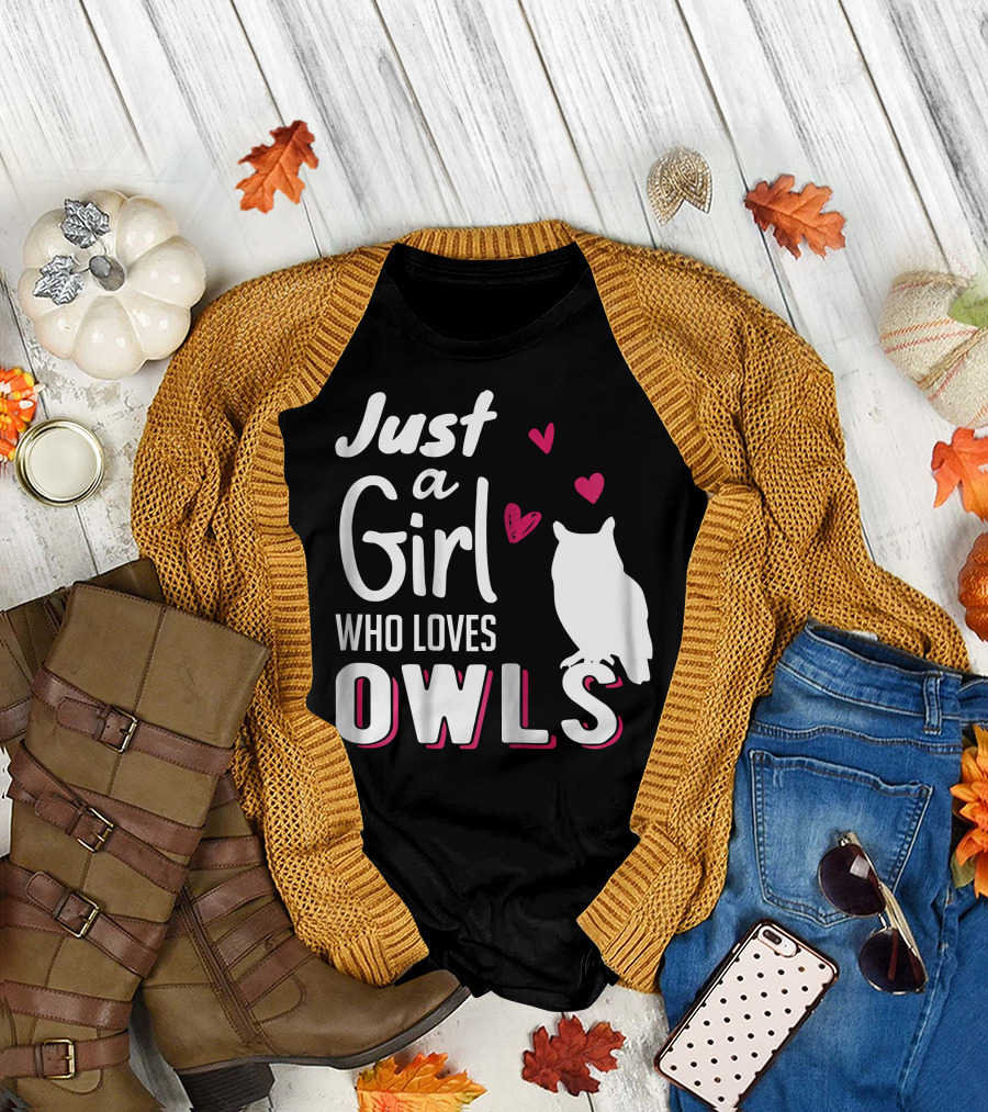Just A Girl Who Loves Owls Hearts Eagle Owl T-Shirt