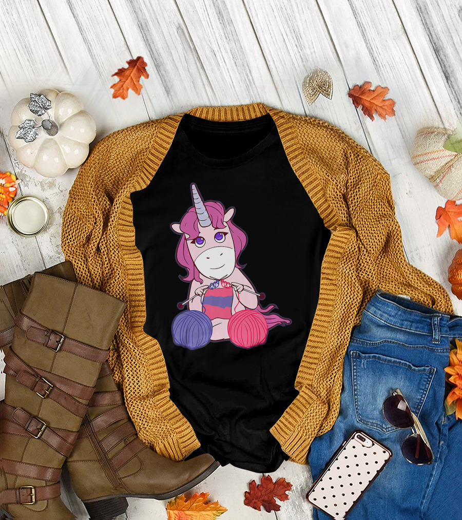 Knitting Unicorn Yarn Crochet Knitter Cute Fantasy Creature with Colorful Yarn Balls T-Shirt