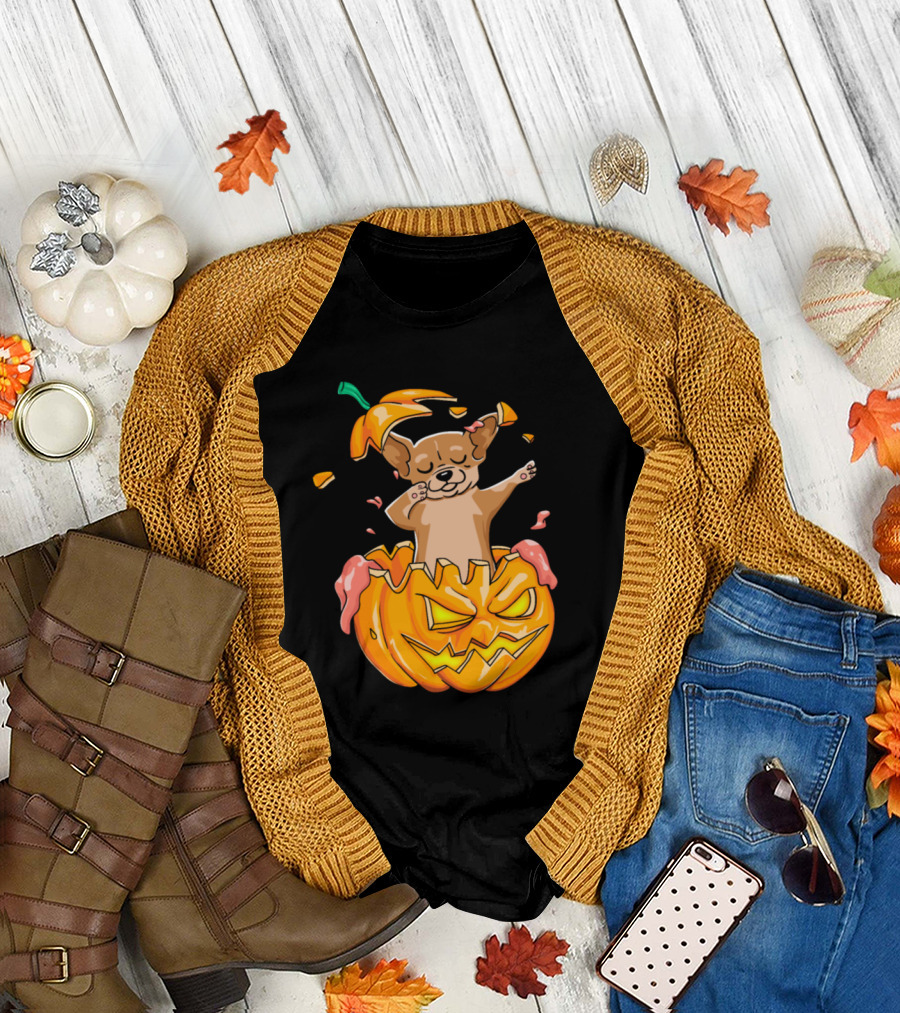 Chihuahua Dabbing in Carved Halloween Jack-O'-Lantern Pumpkin T-Shirt