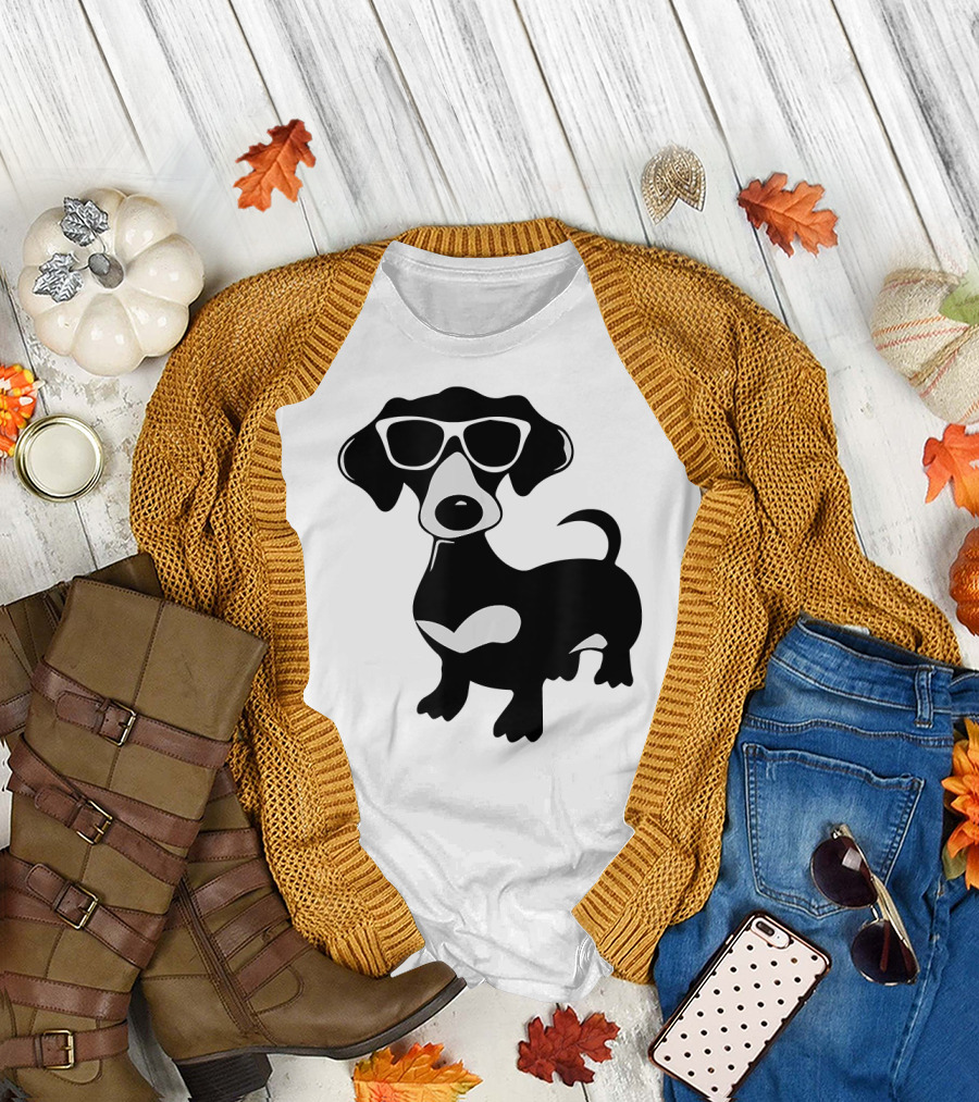 Cool Dachshund with Stylish Sunglasses T-Shirt