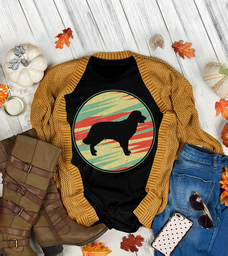 Golden Retriever Retro Silhouette Stripes Circle T-Shirt