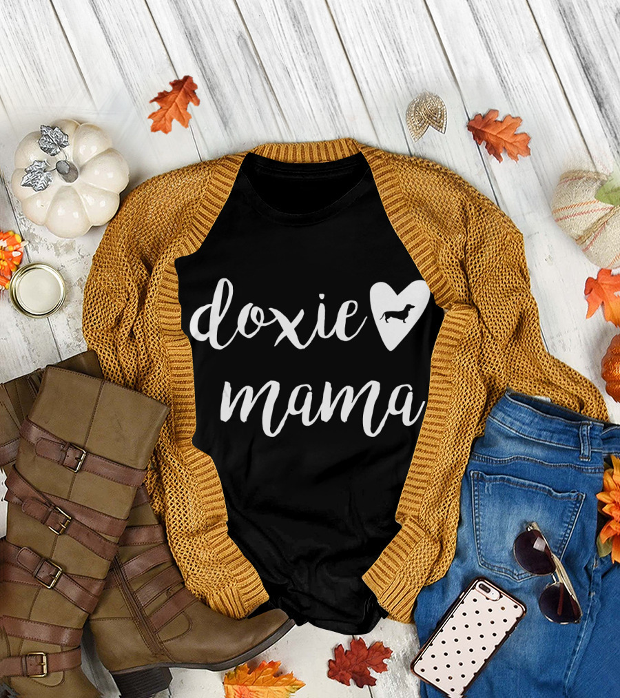 Doxie Mama Heart Dachshund Wiener Dog T-Shirt