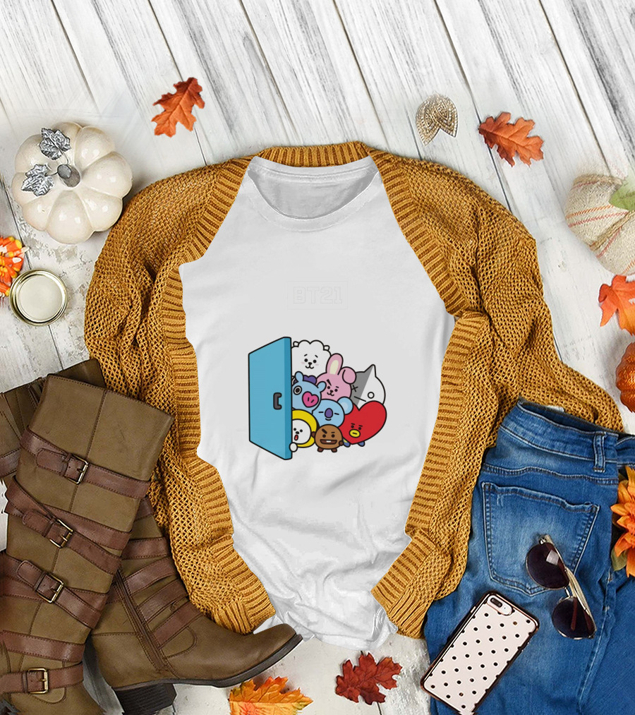 BT21 Characters Behind Door Icons T-Shirt
