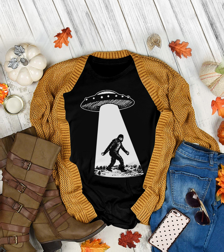 Bigfoot UFO Abduction Beam Comic T-Shirt