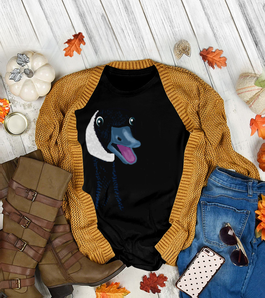 Honk if You Love Canada Goose Graphic with Text T-Shirt