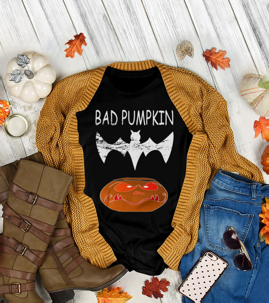 Bad Pumpkin Grinning Bat Emblem T-Shirt