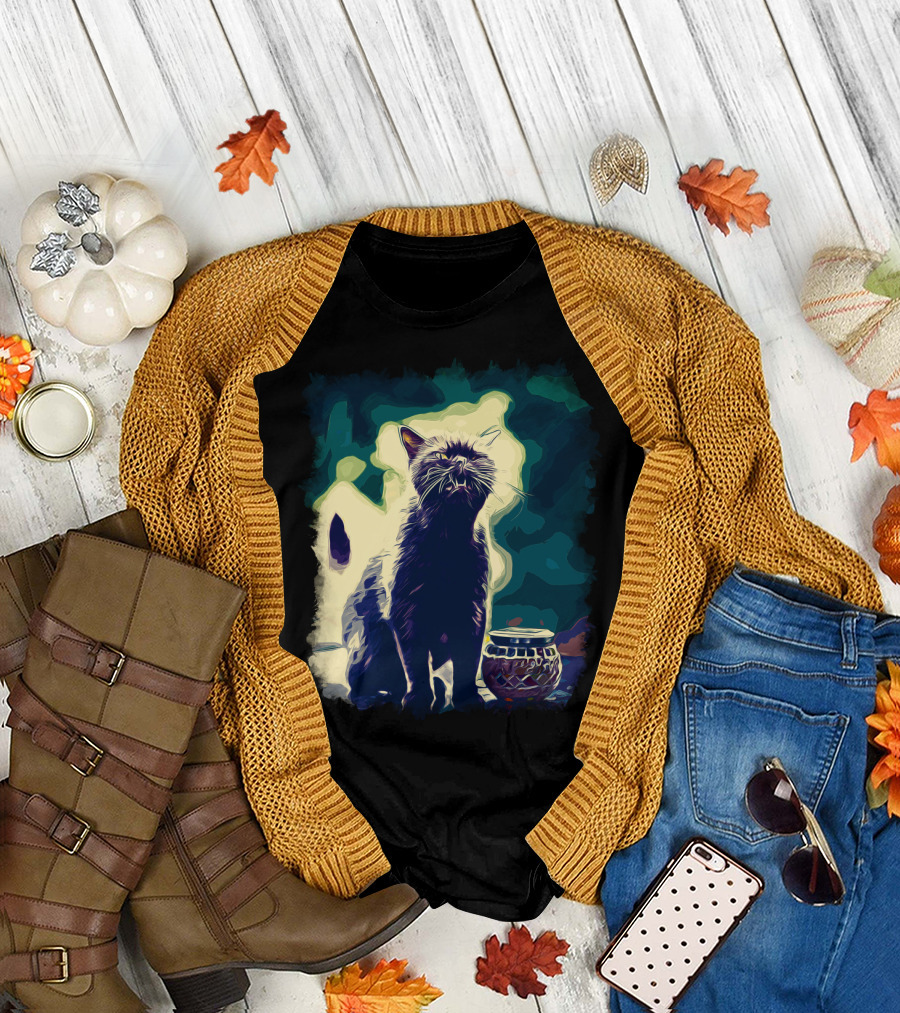British Shorthair Cat Ready to Attack Vector Art Foggy Night with Stylized Silhouette and Luminous Background T-Shirt