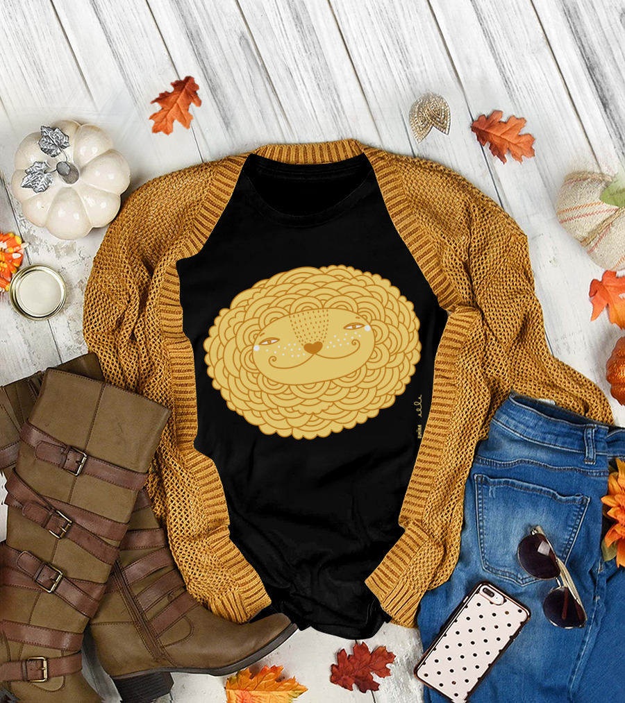 Happy Leo Sun Smiling Lion Face in Golden Curly Mane by Binha and Lola T-Shirt