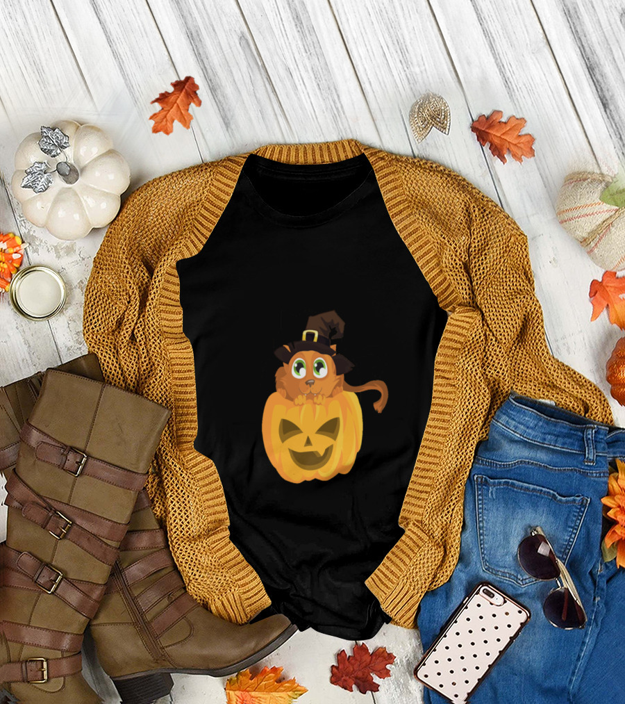 Halloween Cat with Witch Hat Inside Jack-O'-Lantern Pumpkin T-Shirt