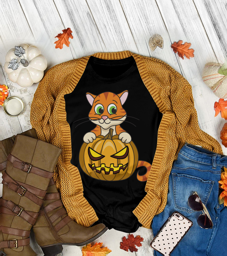 Cat Inside Grinning Pumpkin Halloween Monster Zombie Horror Pumpkin Face T-Shirt